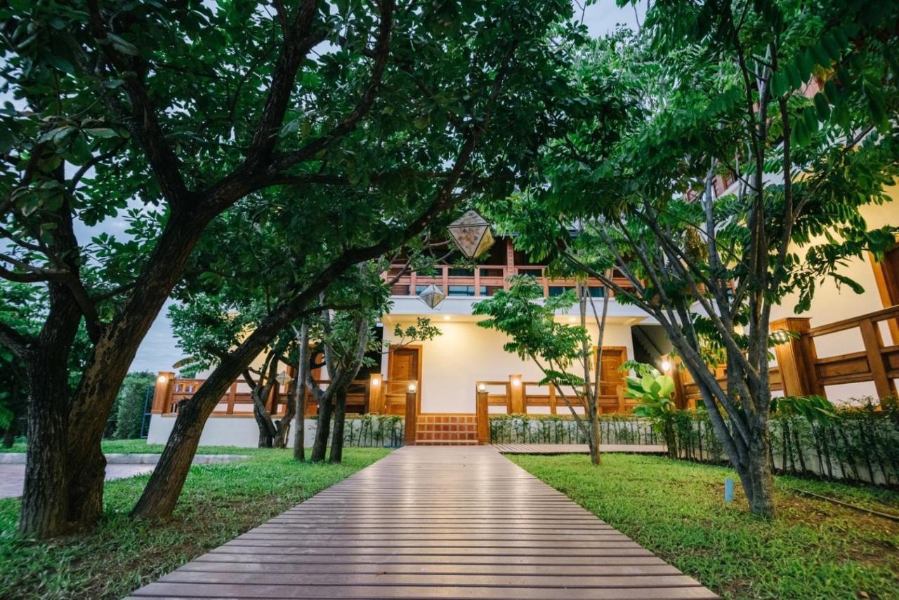Huen Him Kong 3* Phrae